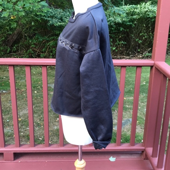 Enough about me Size M cropped fleece line top - Picture 3 of 9